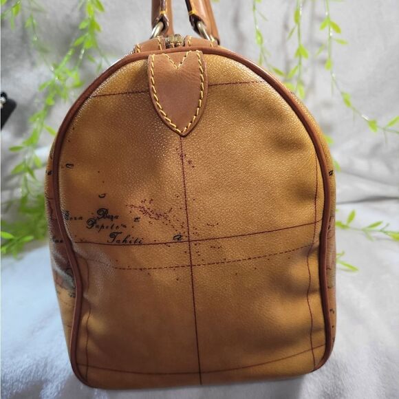 Alviero Martini I'IASSE Italy Geo Map Satchel Barrel Bag PRISTINE CONDITION - Picture 8 of 17